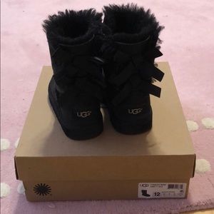 UGG Bailey Bow girls size 12